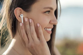Wireless Earbuds Banner